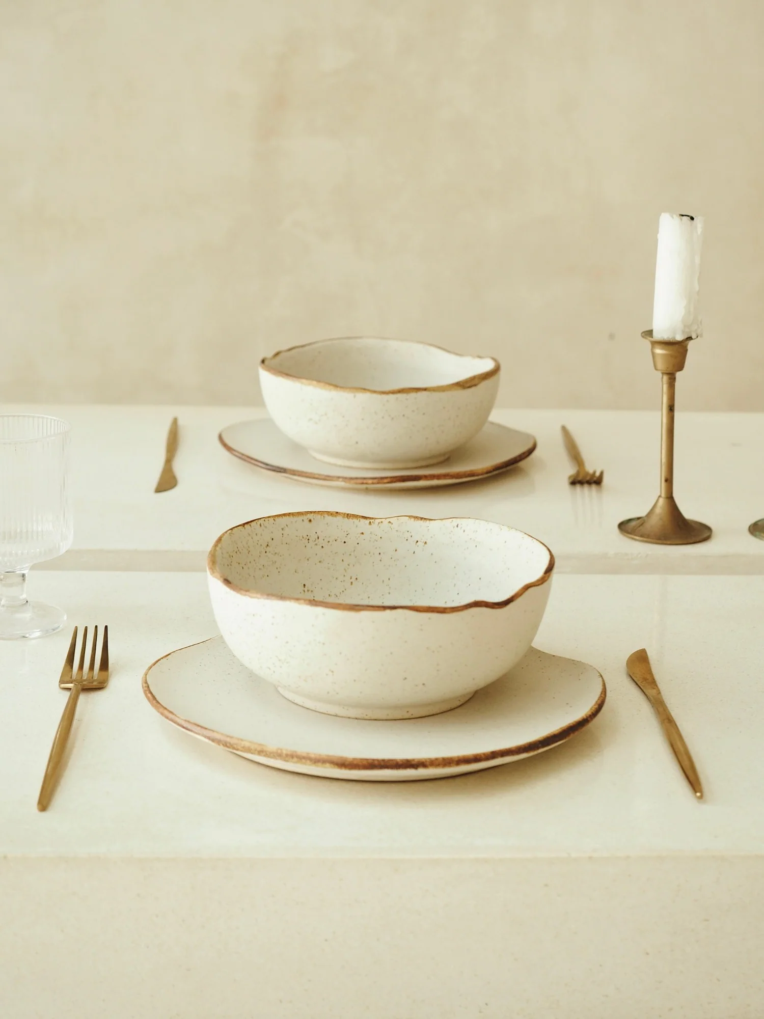 INSTINCT Dining Set