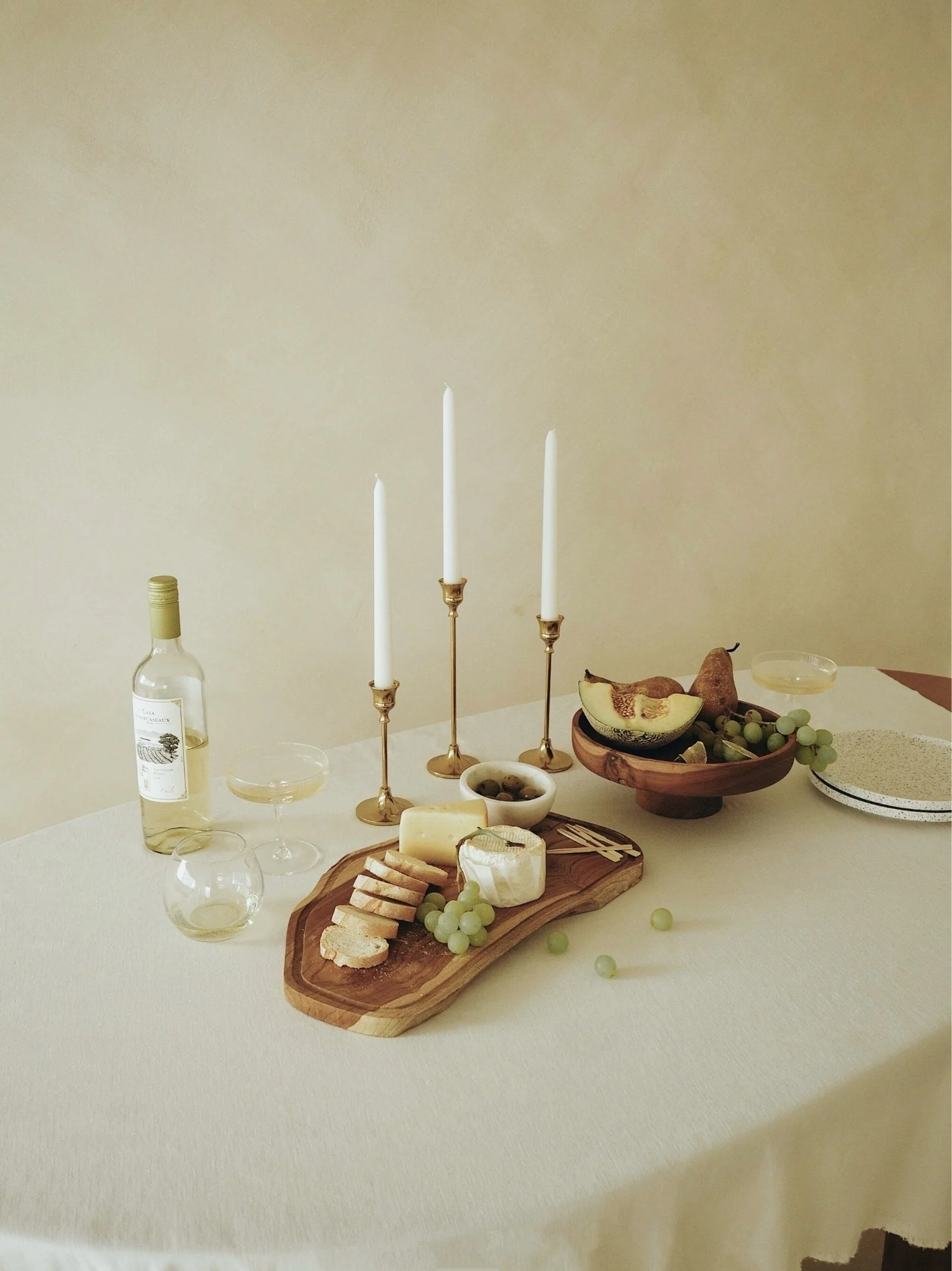 The COMMUNE Set